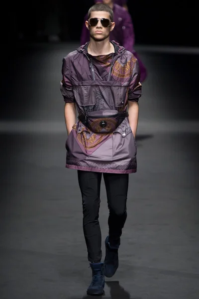 Look 19